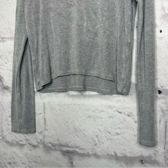 🔸BUNDLE ONLY🔸 |EUC| BRANDY MELVILLE Long Sleeve Quarter Button Henley - Picture 3 of 6